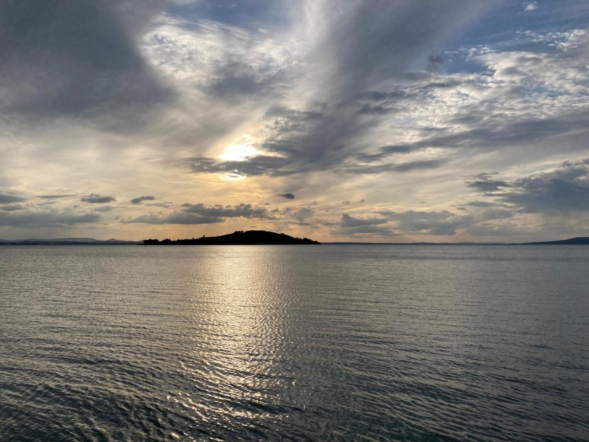Le Coccole Del Trasimeno Guest House ตัวโร ซุล ตราซิเมโน ภายนอก รูปภาพ