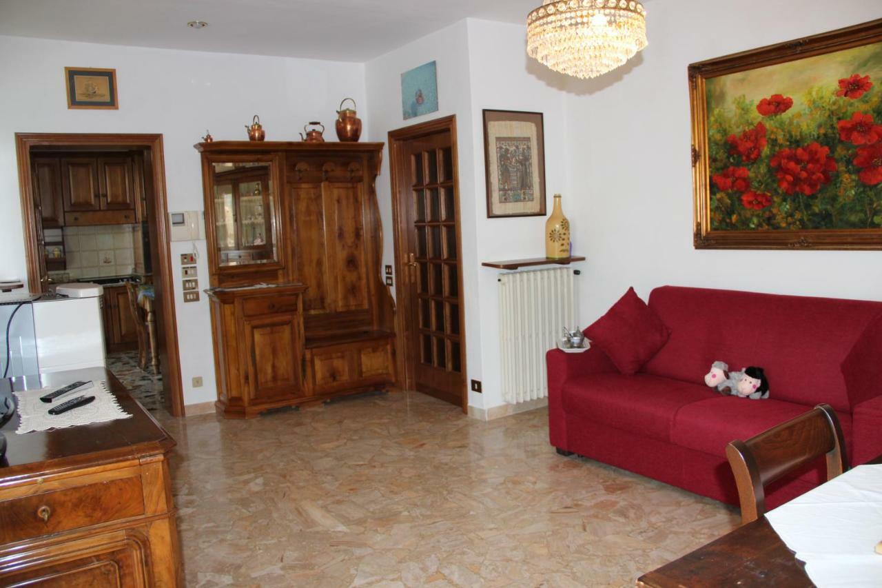 Le Coccole Del Trasimeno Guest House ตัวโร ซุล ตราซิเมโน ภายนอก รูปภาพ
